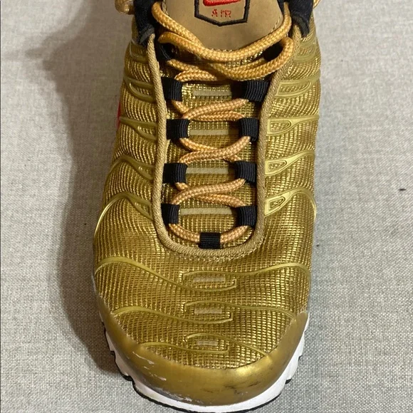Nike Air Max Plus TN BG Metallic Gold Red Reflective AR0259-700 Youth US Size 7Y - Picture 10 of 12